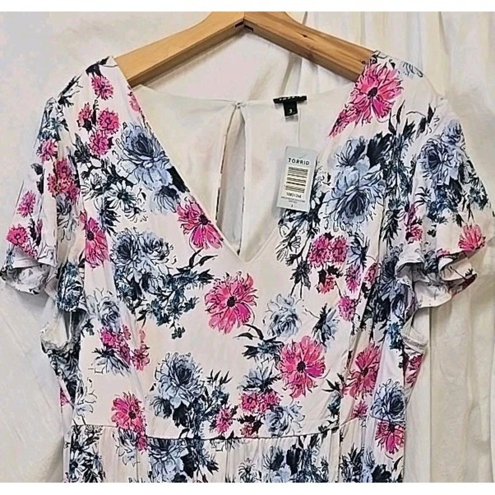 NWT Torrid White Floral Print Challis Maxi Dress 3 Feminine Romantic Sz 22/24 - Picture 3 of 7